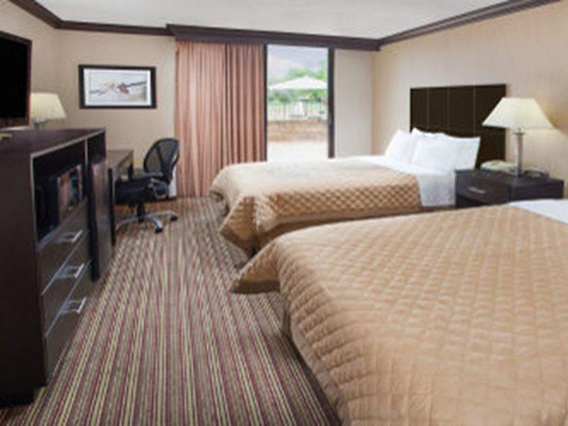 Готель Wyndham Garden Schaumburg Chicago Northwest Екстер'єр фото