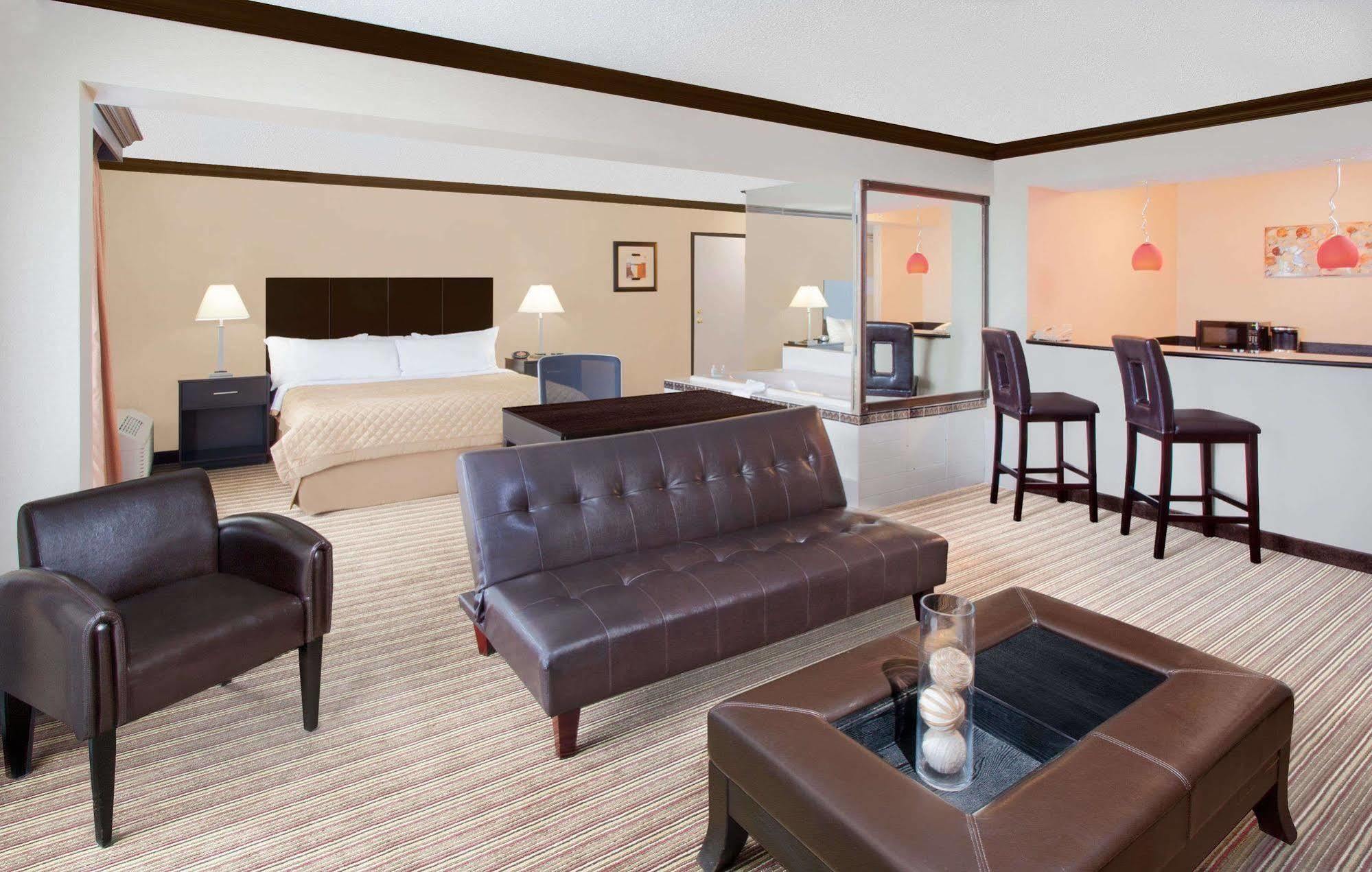 Готель Wyndham Garden Schaumburg Chicago Northwest Екстер'єр фото